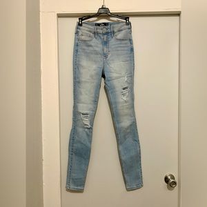 NWOT! Hollister Ultra High Rise Super Skinny Soft Stretch